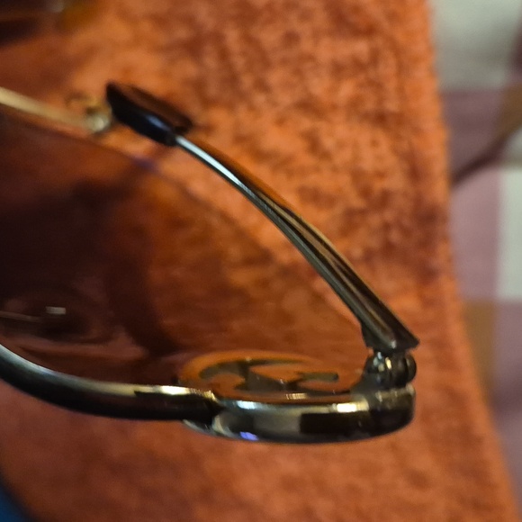 Gucci Black and Gold Sunglasses ! Free Case + Cloth main image 9
